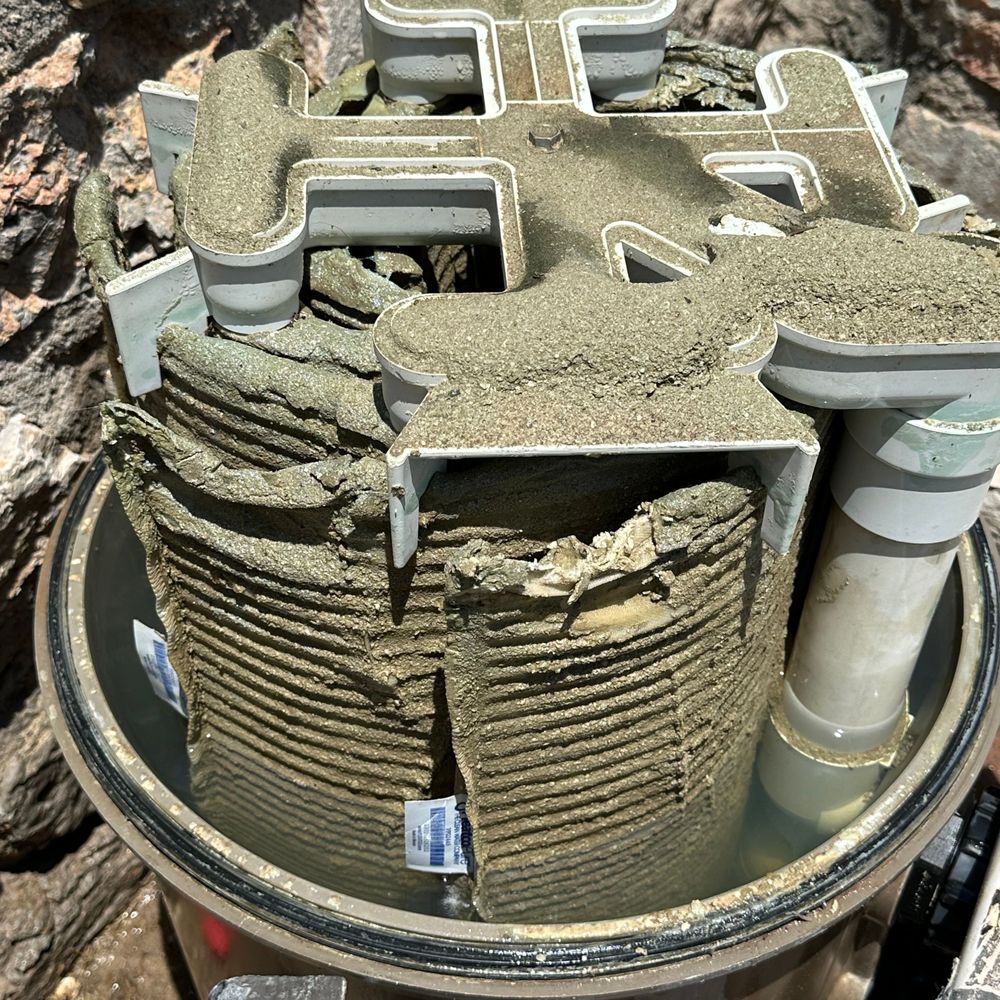 JaY's Blue Water - filter and elements caked with DE powder and falling apart. - Pool Cleaners Near Me - El Paso, Texas JaY's Blue Water - filter and elements caked with DE powder and falling apart. - Pool Cleaners Near Me - El Paso, Texas