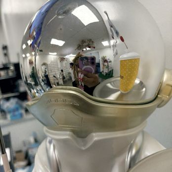 T% Coffee + Tea - Rocklin - Robot statue in cafe - Bubble Tea Near Me - Rocklin, California T% Coffee + Tea - Rocklin - Robot statue in cafe - Bubble Tea Near Me - Rocklin, California