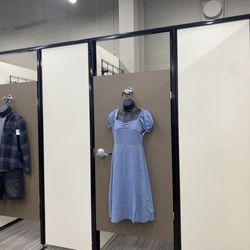 Style Encore - Edmonton - Dressing rooms.