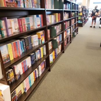 Barnes and Noble - Bookstores Near Me - Livingston, New Jersey