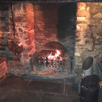 The Blue Anchor - Nice fireplace - Seafood Near Me - Rhoose, VGL