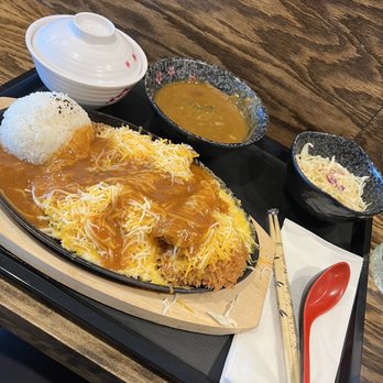 Ginza ramen - Pork katsu snow cheese combo with beef curry - Ramen Near Me - Rochester, Michigan