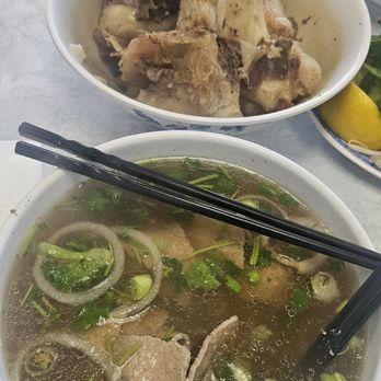Pho Phuong Nine Restaurant - Pho tai with marrow bones - Vietnamese Near Me - Fresno, California Pho Phuong Nine Restaurant - Pho tai with marrow bones - Vietnamese Near Me - Fresno, California