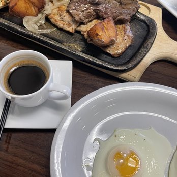 Macita's Restaurant - Bakeries Near Me - Miami, Florida