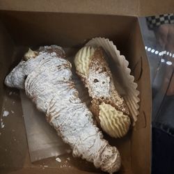 Bella Roma - Lobster Tail and cannoli were delicious!