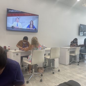 Elegant Nails - Nail Salons Near Me - Charlotte, North Carolina