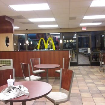 McDonald's - Empty at McDonalds. Really? - Fast Food Near Me - Albuquerque, New Mexico