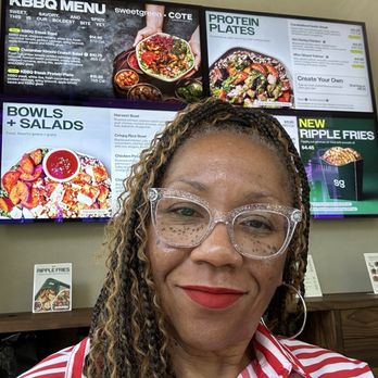 sweetgreen - Healthy Salads, Wraps, and Bowls - Me and the menu - Salad Near Me - Huntersville, North Carolina sweetgreen - Healthy Salads, Wraps, and Bowls - Me and the menu - Salad Near Me - Huntersville, North Carolina