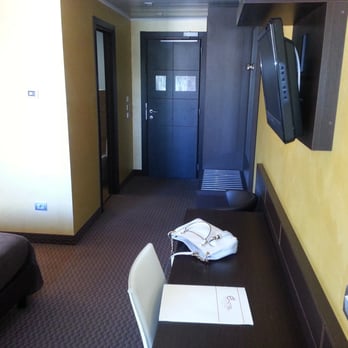 è Hotel - Hotels Near Me - Reggio Calabria, RC