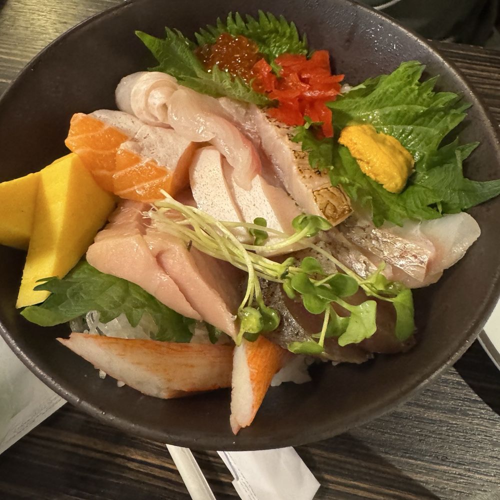 Sushiya - Chirashi premium - Sushi Bars Near Me - San Dimas, California Sushiya - Chirashi premium - Sushi Bars Near Me - San Dimas, California