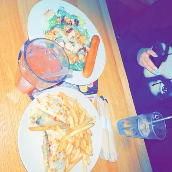Applebee's Grill + Bar - Quesadilla Burger + Chicken Ceaser - American Near Me - Canton, Michigan