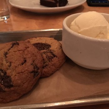 Avenue N - Warm chocolate chip cookies and ice cream - New American Near Me - Rumford, Rhode Island
