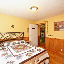 Changing Seasons Bed & Breakfast - Superior double room - Autumn