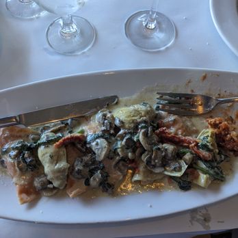 Aurora Sausalito - Homemade ravioli stuffed with smoked chicken and ricotta, in a light cream sauce of mushrooms, artichokes, spinach and sun-dried tomatoes - Italian Near Me - Sausalito, California Aurora Sausalito - Homemade ravioli stuffed with smoked chicken and ricotta, in a light cream sauce of mushrooms, artichokes, spinach and sun-dried tomatoes - Italian Near Me - Sausalito, California