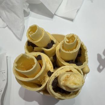 Scoop n Roll - Desserts Near Me - Edmonton, Alberta