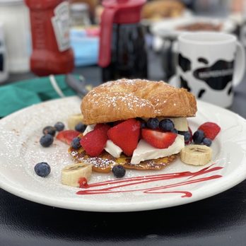 Maureen's Kitchen - All American croissant French toast - Breakfast & Brunch Near Me - Smithtown, New York