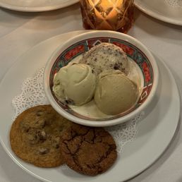 Ice cream $14. 3 scoops and cookies Ice cream $14. 3 scoops and cookies
