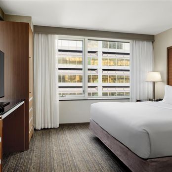 Embassy Suites by Hilton Chicago Downtown Magnificent Mile - Guest room - Hotels Near Me - Chicago, Illinois