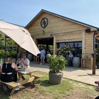 Arrington Vineyards - Wine Tasting Room Near Me - Arrington, Tennessee