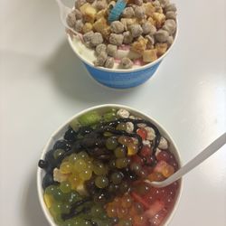 sweetFrog Premium Frozen Yogurt