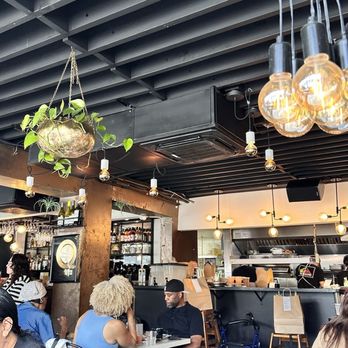 H Cafe - Interior - Breakfast & Brunch Near Me - Los Angeles, California
