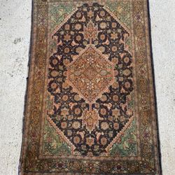 Clean Rugs Hawaii - Grandmother's Wool with Silk highlights 22 years not cleaned.  Before washing.