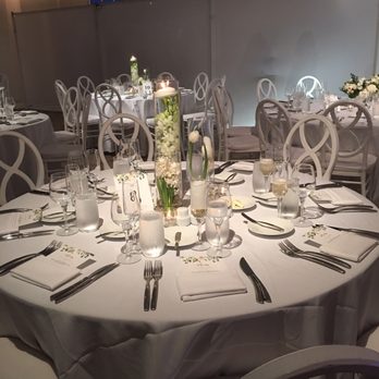Peonia Atelier - Dinner table centerpiece - Florists Near Me - Fort Lee, New Jersey Peonia Atelier - Dinner table centerpiece - Florists Near Me - Fort Lee, New Jersey