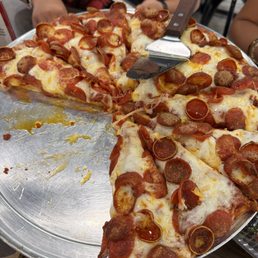 Pepperoni pizza Pepperoni pizza