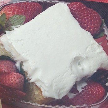 Yo Momma - Tres Leches Cake - Caribbean Near Me - Boston, Massachusetts