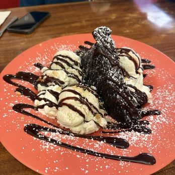 Big City Diner - Pearlridge - Brownie pie ala mode - Diners Near Me - Aiea, Hawaii Big City Diner - Pearlridge - Brownie pie ala mode - Diners Near Me - Aiea, Hawaii