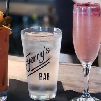 Jerry's Bar - Cocktail Bars Near Me - Philadelphia, Pennsylvania