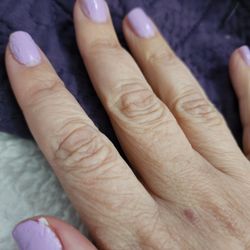 Tomah 2 Nails & Spa - Uneven with unfiled hangnail