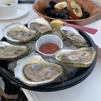 Black Cat Harbor Shack - Oysters - Seafood Near Me - Hyannis, Massachusetts