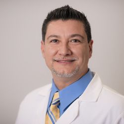 Smile Studio Dental - Dr. Candido Rivera.