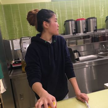 i-Tea - She touched the inside of the drink cups with her fingers after touching her lips, biting her fingernails, and playing on her phone. Gross!! - Ramen Near Me - Sacramento, California