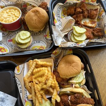 Dave's Hot Chicken - Dave's #2 2 Sliders w/ Fries Mac & Cheese - Chicken Shop Near Me - Chicago, Illinois