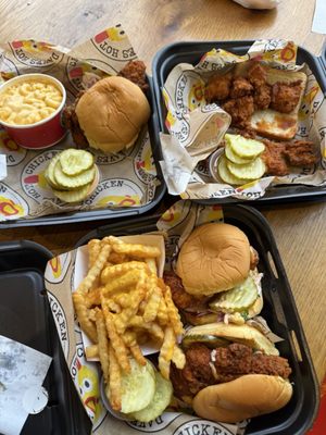 Dave's Hot Chicken by null