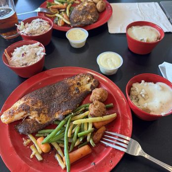 Oso Grill - Blackened catfish with mashed potatoes & white gravy, stir fried veggies, coleslaw and of course a Shiner beer. - New American Near Me - Capitan, New Mexico Oso Grill - Blackened catfish with mashed potatoes & white gravy, stir fried veggies, coleslaw and of course a Shiner beer. - New American Near Me - Capitan, New Mexico