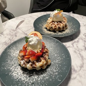 TwoHa's Cafe - Strawberry Nutella Croffle - Desserts Near Me - Duluth, Georgia