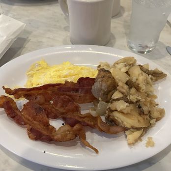 Oscar's Restaurant - Bacon, eggs & potatoes w/onions - New American Near Me - Roanoke Rapids, North Carolina Oscar's Restaurant - Bacon, eggs & potatoes w/onions - New American Near Me - Roanoke Rapids, North Carolina