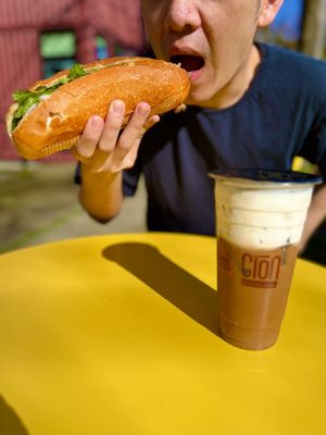 Gion Banh Mi & Tea by null