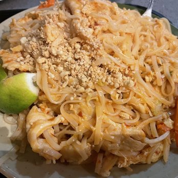 Tai's Asian Bistro - Chicken Pad Thai - Chinese Near Me - Columbus, Ohio