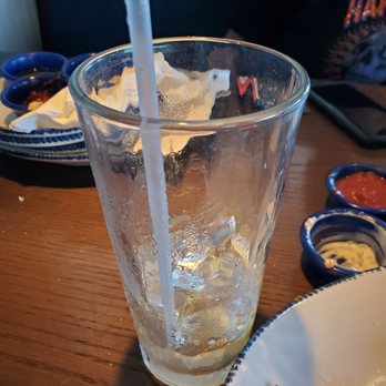 Red Lobster - Empty water glass never got a refill - Seafood Near Me - Fairfield, California Red Lobster - Empty water glass never got a refill - Seafood Near Me - Fairfield, California