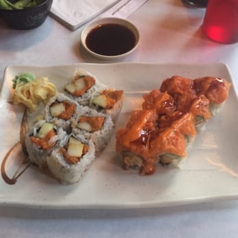 Hakuya Sushi - Spicy tuna roll and salmon obsession roll - Sushi Bars Near Me - Buffalo Grove, Illinois