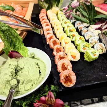 Cafe Sierra - Sushi rolls -- not impressive * Sierra Cafe - New American Near Me - Universal City, California