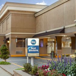 Best Western Mill River Manor - Exterior