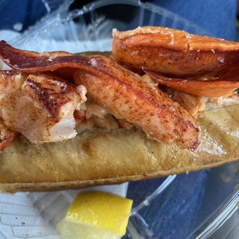 Fat Cheeks Hawaii - Lobster on buttered roll ... - Sandwiches Near Me - Honolulu, Hawaii Fat Cheeks Hawaii - Lobster on buttered roll ... - Sandwiches Near Me - Honolulu, Hawaii