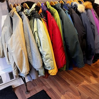 La Caravane Vintage - Snow jackets - Used, Vintage & Consignment Near Me - Montreal, Quebec