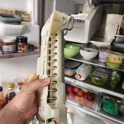 Bosch refrigerator ice maker