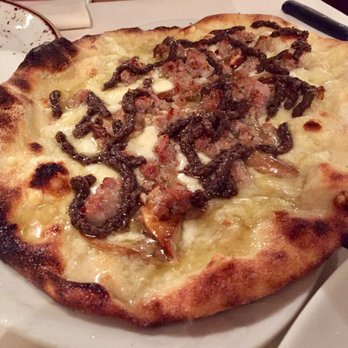Pinsa e Buoi dei... - Generous amounts of truffle oil - Steakhouses Near Me - Roma, 62 Pinsa e Buoi dei... - Generous amounts of truffle oil - Steakhouses Near Me - Roma, 62
